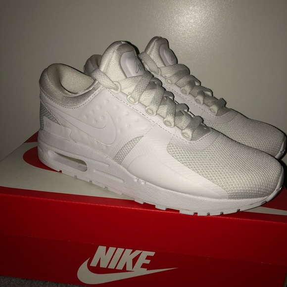 nike all-white air max zero